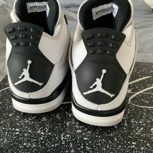 Jordan 4 military black